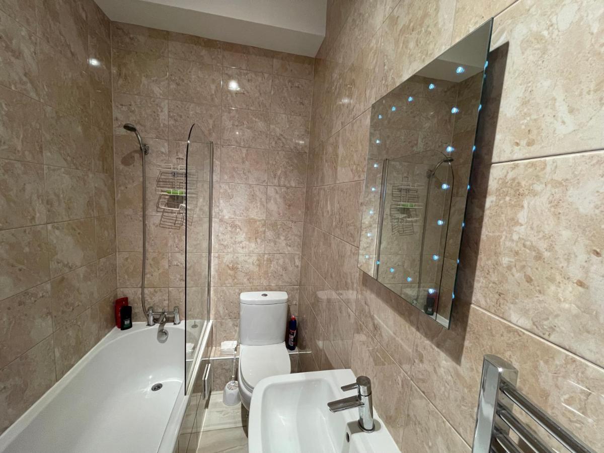 2 Bed Apartment Lakeside On The Promenade Саутпорт Екстериор снимка