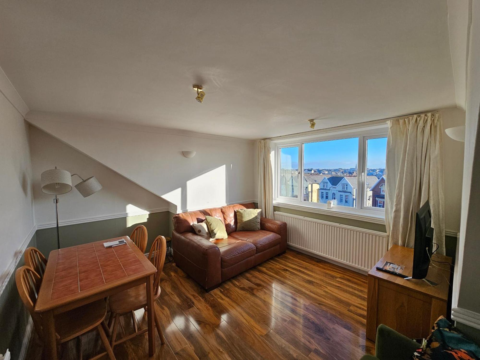 2 Bed Apartment Lakeside On The Promenade Саутпорт Екстериор снимка